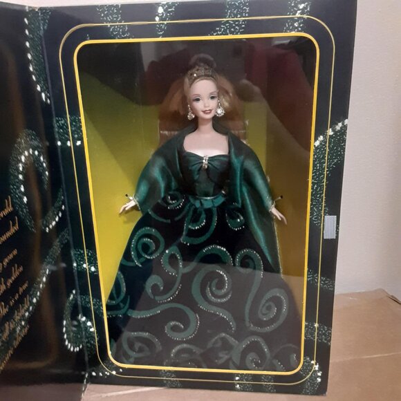 Emerald Enchantment Barbie Doll Society Style Collection Limited Edition #17443 - Picture 3 of 10